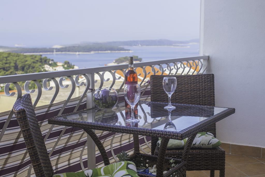 Apartments Marina Hvar Town Exterior photo